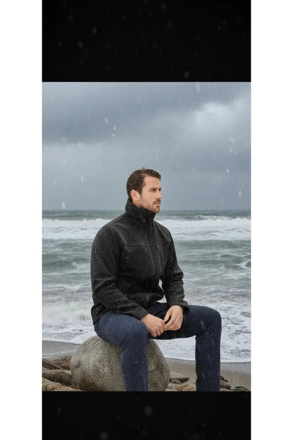 LUXIC CORE Erkek Kapüşonlu Softshell Mont Siyah – Suya Dayanıklı, Rüzgar Geçirmez Outdoor Mont LUXIC CORE