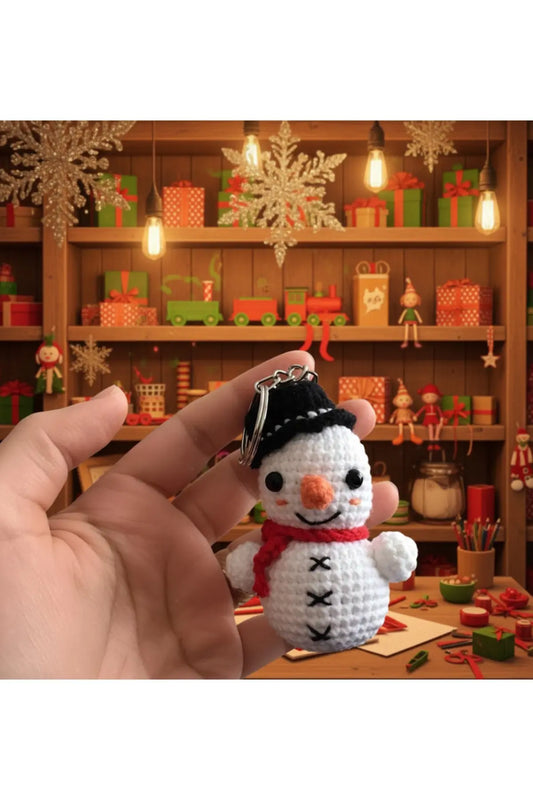 Amigurumi Kardan Adam Anahtarlık – El Yapımı Örgü Sevimli Kar Adam Hediyelik LUXIC CORE