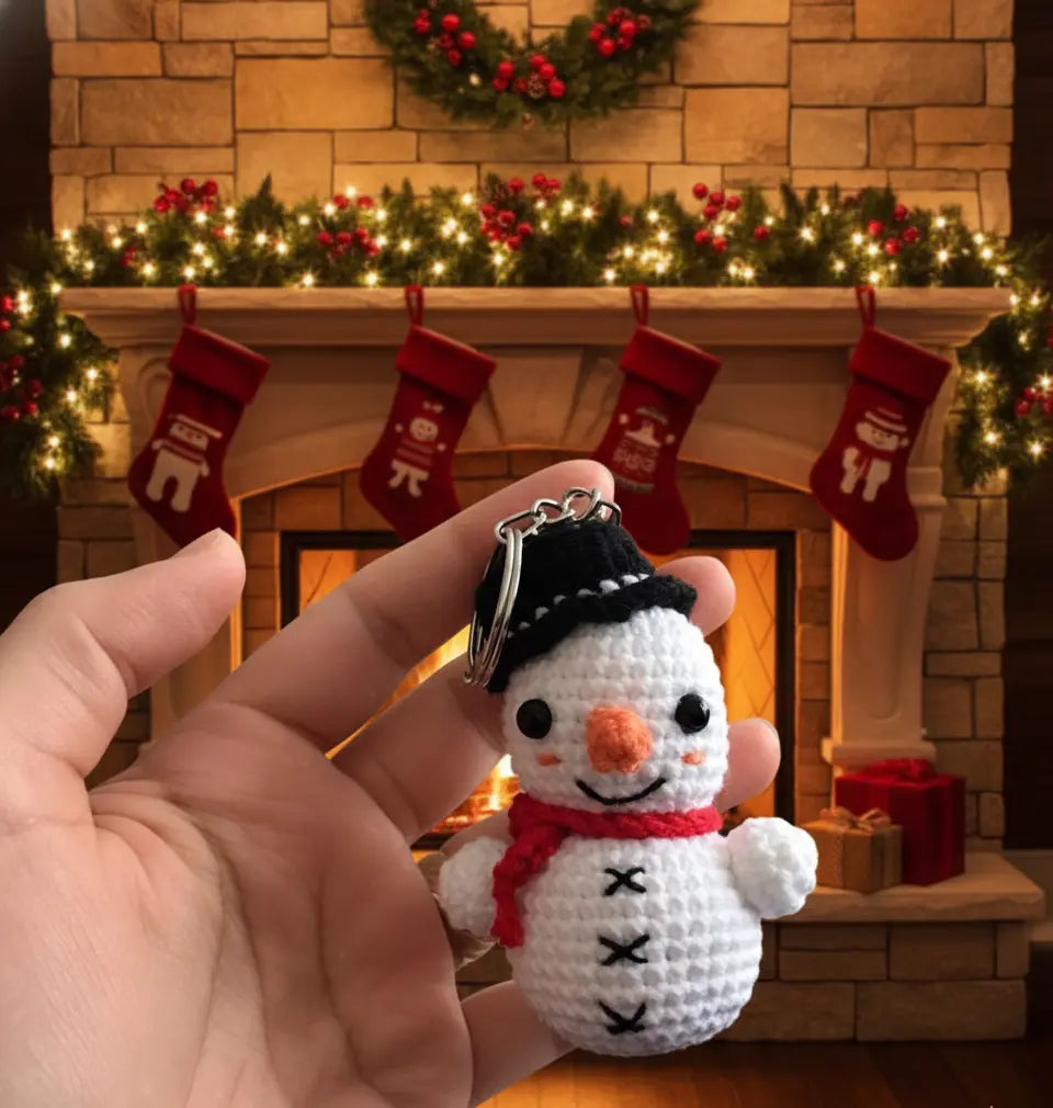 Amigurumi Kardan Adam Anahtarlık – El Yapımı Örgü Sevimli Kar Adam Hediyelik LUXIC CORE
